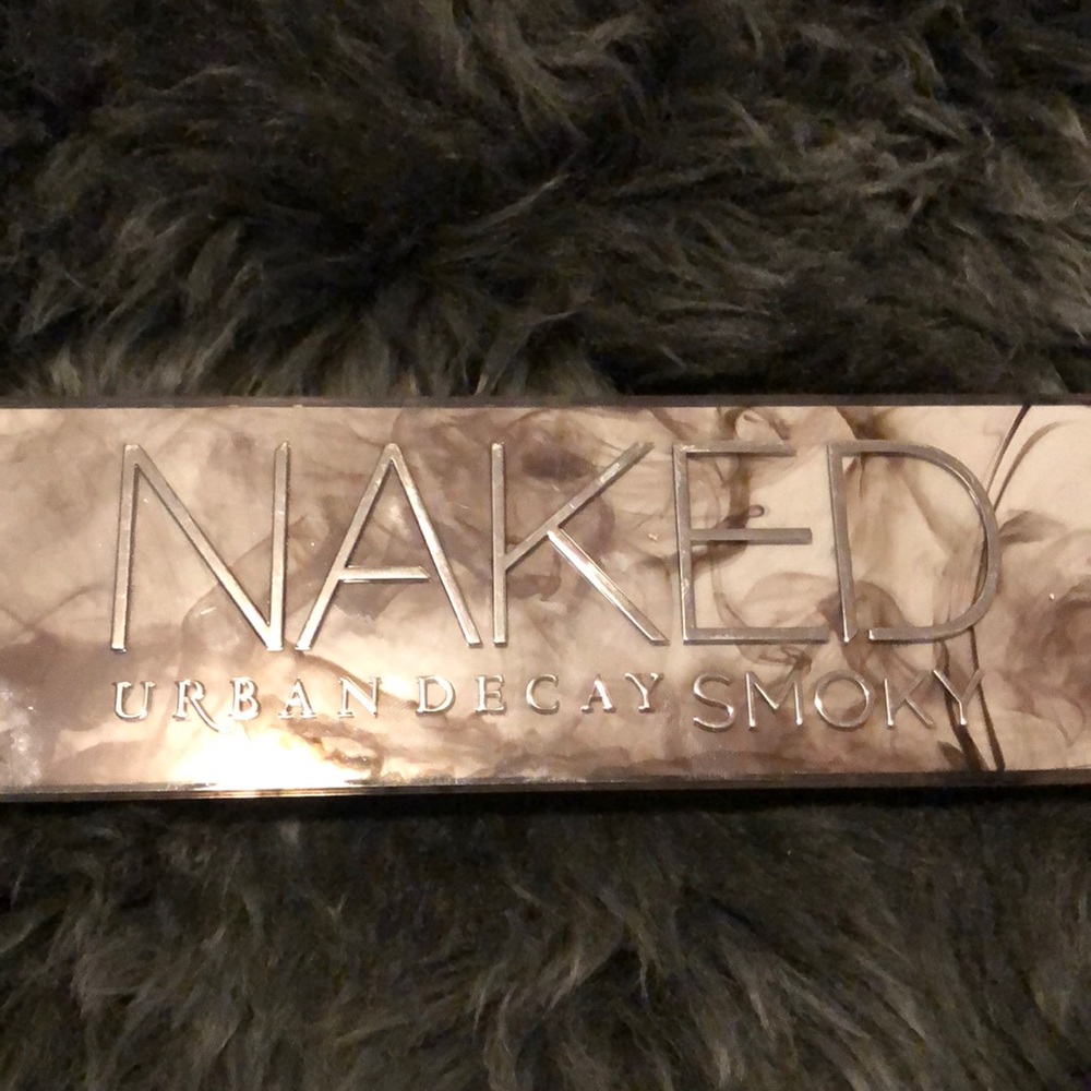 Barely used urban decay eyeshadow pallet